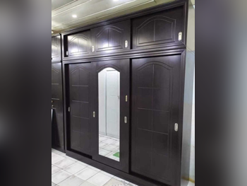 خزائن ودواليب الملابس والزينة - دوحة فيرنيتشر  - خزائن  - بنى