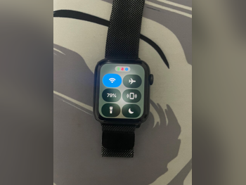 ساعات ذكية - ابل Series 6 - متوافق مع أي او اس - أسود -- مقاوم المياه