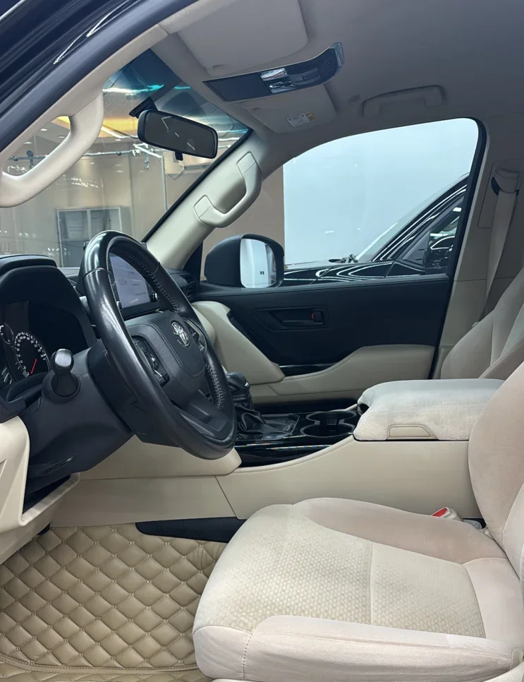 تويوتا لاند كروزر جي اكس 2023 اوتوماتيك 113,000 كم 6 سلندر دفع رباعي اس يو في أسود