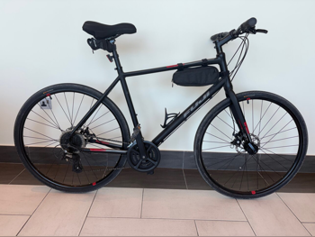 دراجة هايبرد  - فوجي بايكس  - كبير(19-20 بوصة)  - أسود