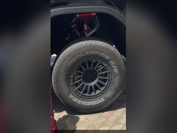 Tire & Rims Method Made in United States of America (USA) / 4 Seasons Rim Included 285 mm 17"