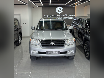 Toyota  Land Cruiser  GX  2011  Automatic  453,000 Km  6 Cylinder  Four Wheel Drive (4WD)  SUV  Silver