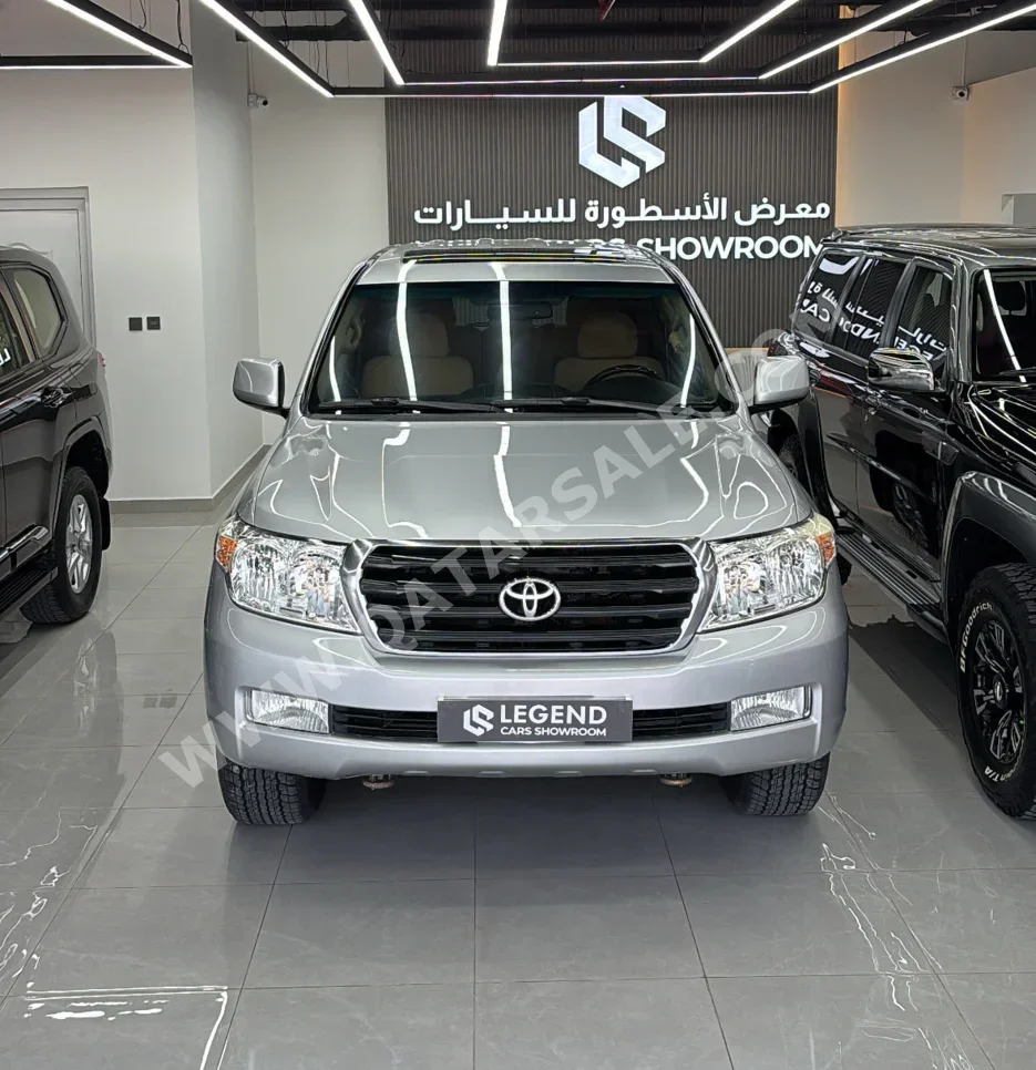 Toyota  Land Cruiser  GX  2011  Automatic  453,000 Km  6 Cylinder  Four Wheel Drive (4WD)  SUV  Silver
