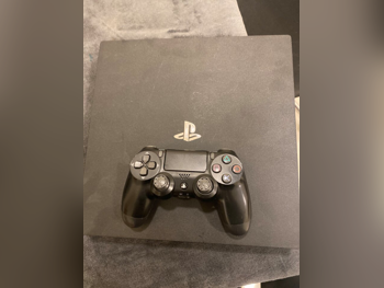 اجهزة العاب الفديو - سوني - بلاي ستيشن 4 برو - 1 تيرابايت -تشمل أجهز تحكم: 1