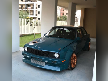 بي ام دبليو  الفئة - ام  3  1989  عادي  0 كم  6 سلندر  دفع خلفي  سيدان  بترولي