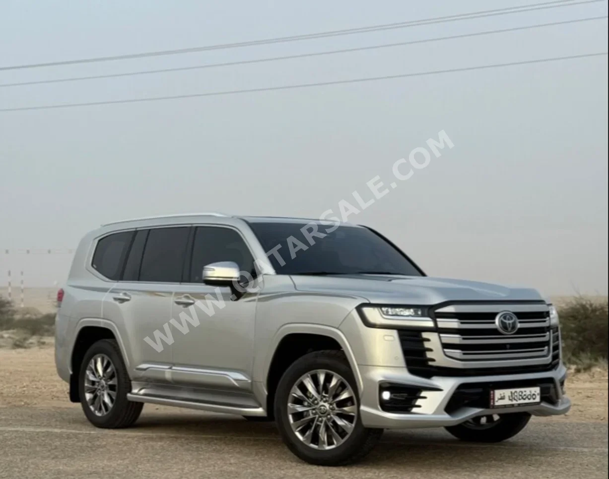 Toyota  Land Cruiser  VXR Limited  2025  Automatic  21,000 Km  6 Cylinder  Four Wheel Drive (4WD)  SUV  Silver  With Warranty