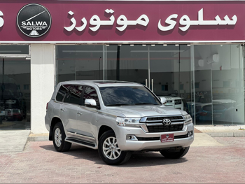 تويوتا  لاند كروزر  في اكس ار  2020  اوتوماتيك  173,000 كم  8 سلندر  دفع رباعي  اس يو في  فضي