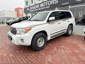 Toyota  Land Cruiser  GXR  2015  Automatic  217,000 Km  8 Cylinder  Four Wheel Drive (4WD)  SUV  White
