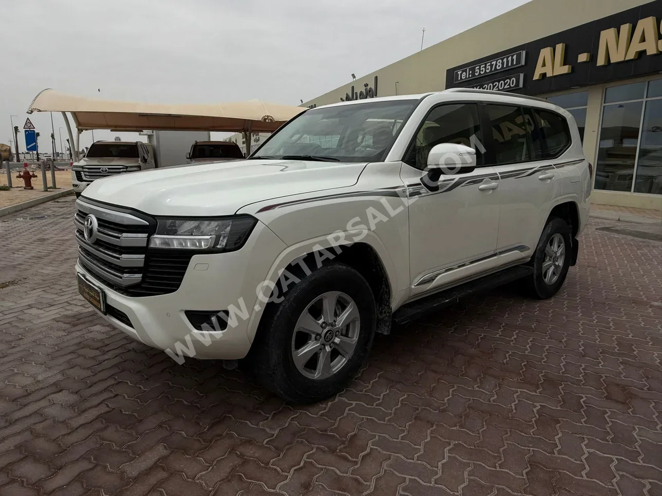 تويوتا  لاند كروزر  جي اكس ار توين توربو  2022  اوتوماتيك  13,000 كم  6 سلندر  دفع رباعي  اس يو في  أبيض