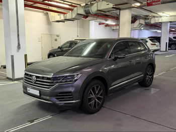 فوكس واغن  طوارق  هاي لاين بلس  2020  اوتوماتيك  80,000 كم  6 سلندر  دفع رباعي  اس يو في  رمادي