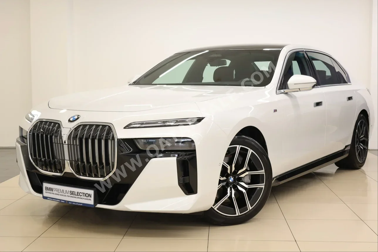 بي ام دبليو  الفئة - السابعة  740 اي  2026  اوتوماتيك  5,500 كم  6 سلندر  دفع خلفي  سيدان  أبيض  تحت الضمان
