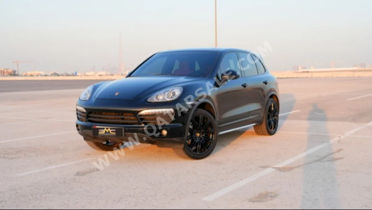 Porsche  Cayenne  S  2014  Automatic  135,000 Km  8 Cylinder  Four Wheel Drive (4WD)  SUV  Black  With Warranty