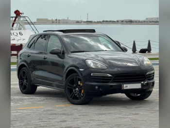 Porsche  Cayenne  S  2012  Automatic  170,000 Km  8 Cylinder  Four Wheel Drive (4WD)  SUV  Black
