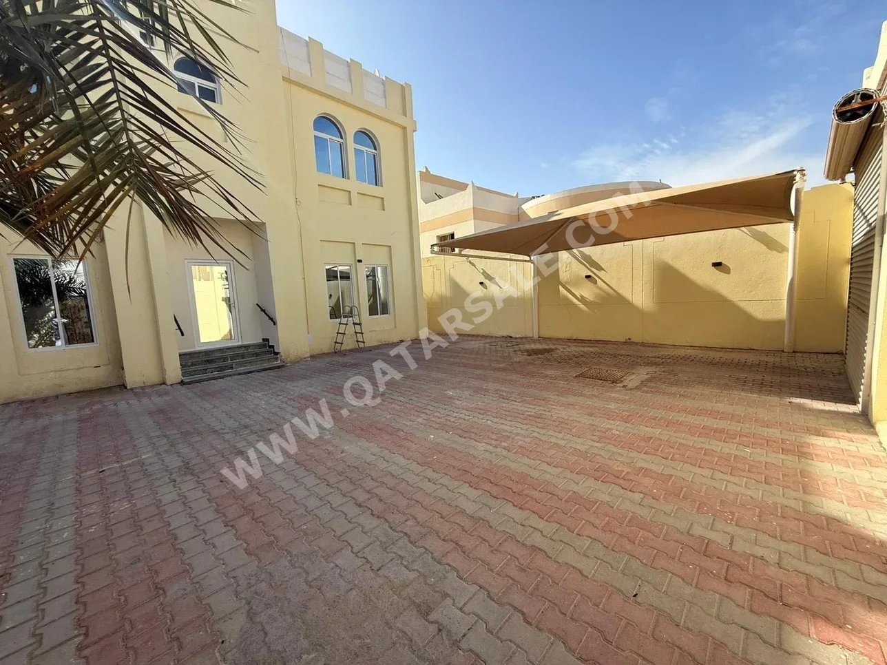 سكن عائلي  - غير مفروشة  - الدوحة  - الدحيل  - 6 غرف نوم