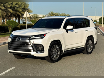 Lexus  LX  600 VIP  2022  Automatic  33,000 Km  6 Cylinder  Four Wheel Drive (4WD)  SUV  White  With Warranty