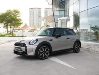 ميني  كوبر  اس  2022  اوتوماتيك  45,000 كم  4 سلندر  سحب امامي  هاتشباك  فضي