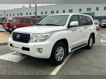 تويوتا  لاند كروزر  جي اكس  2015  اوتوماتيك  274,557 كم  6 سلندر  دفع رباعي  اس يو في  أبيض