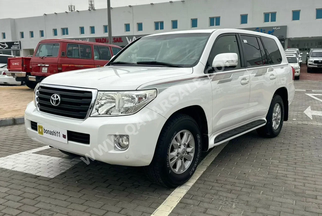 Toyota  Land Cruiser  GX  2015  Automatic  274,557 Km  6 Cylinder  Four Wheel Drive (4WD)  SUV  White