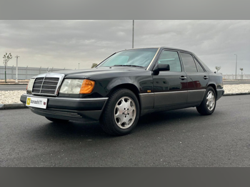 مرسيدس - بنز  اي - كلاس  220  1993  اوتوماتيك  274,780 كم  4 سلندر  دفع رباعي  سيدان  أسود