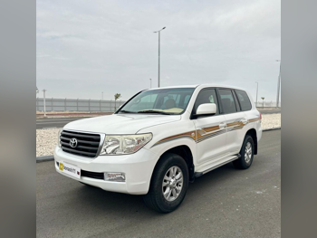 تويوتا  لاند كروزر  جي اكس  2009  اوتوماتيك  523,570 كم  6 سلندر  دفع رباعي  اس يو في  أبيض