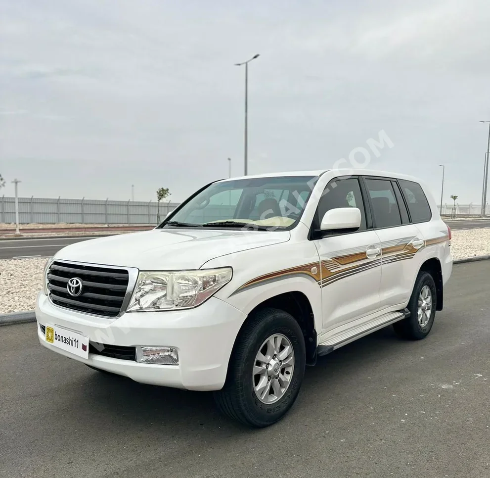 Toyota  Land Cruiser  GX  2009  Automatic  523,570 Km  6 Cylinder  Four Wheel Drive (4WD)  SUV  White