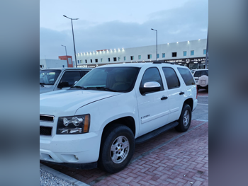 شفروليه  تاهو  إل إس  2008  اوتوماتيك  218,000 كم  8 سلندر  دفع خلفي  اس يو في  أبيض