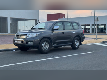 Toyota  Land Cruiser  VXR  2009  Automatic  40,000 Km  8 Cylinder  Four Wheel Drive (4WD)  SUV  Gray