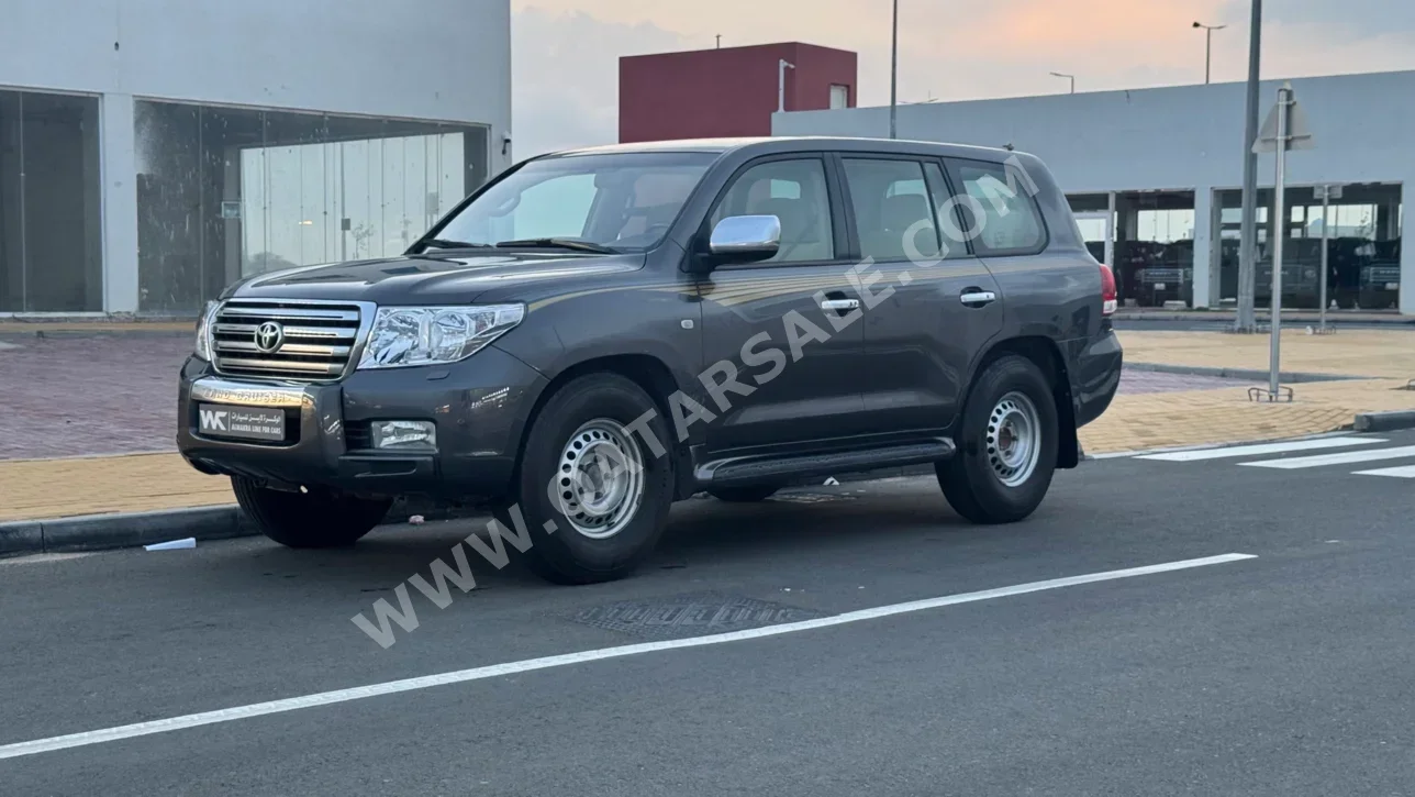 Toyota Land Cruiser VXR 2009 Automatic 40,000 Km 8 Cylinder Four Wheel Drive (4WD) SUV Gray