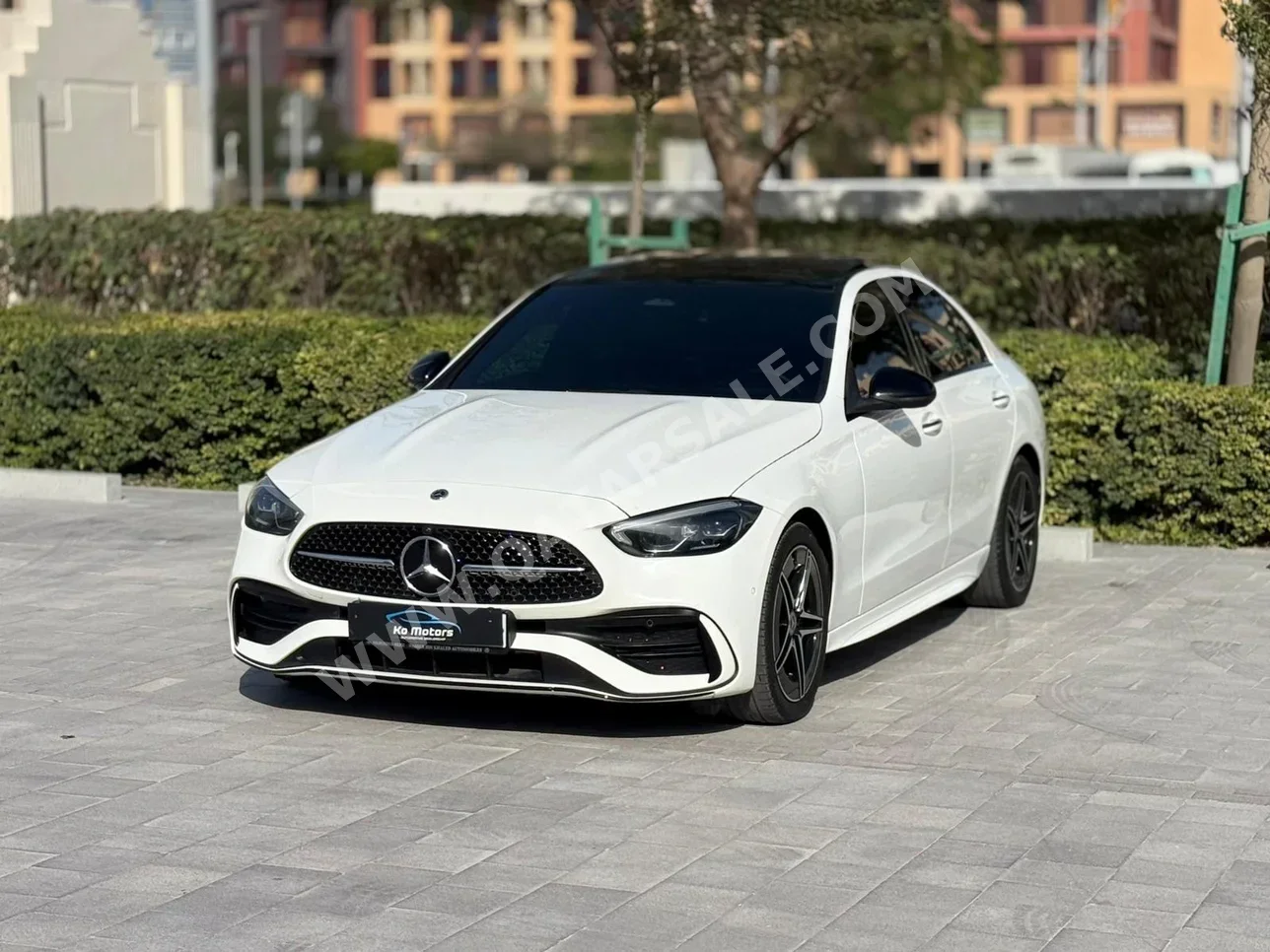 مرسيدس - بنز سي - كلاس 200 2023 اوتوماتيك 29,900 كم 4 سلندر دفع خلفي سيدان أبيض تحت الضمان