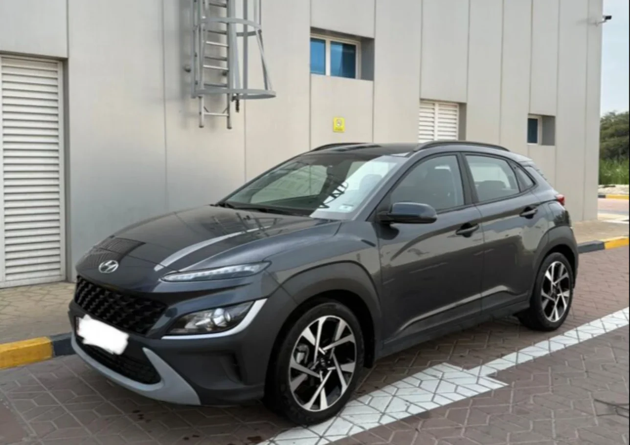 هيونداي  كونا  2023  تبترونك  52,000 كم  4 سلندر  سحب امامي  اس يو في  رمادي  تحت الضمان