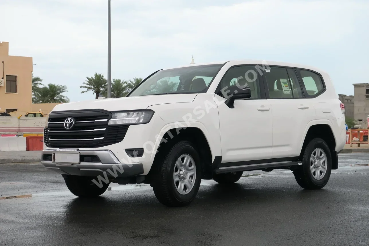 تويوتا  لاند كروزر  جي اكس  2025  اوتوماتيك  18,000 كم  6 سلندر  دفع رباعي  اس يو في  أبيض  تحت الضمان