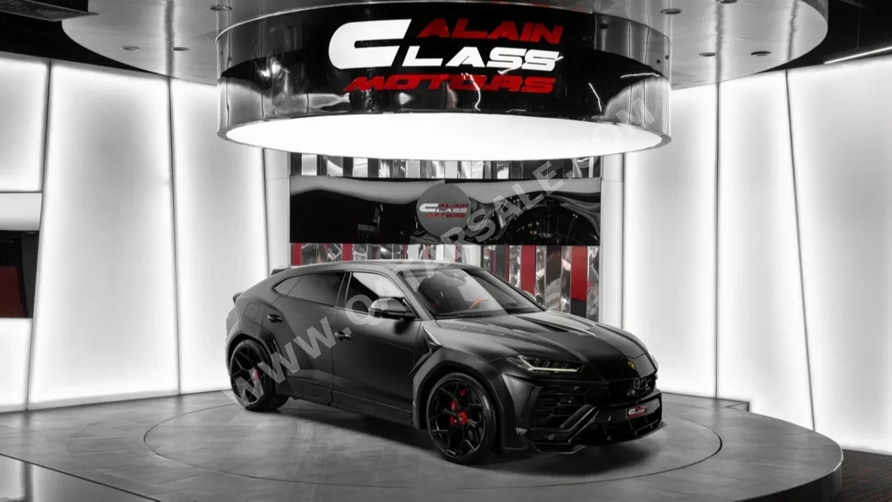 Lamborghini  Urus  Novitec Esteso  2022  Automatic  17,300 Km  8 Cylinder  All Wheel Drive (AWD)  SUV  Black