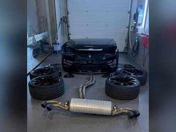 Car Parts - Lamborghini Urus - Body Parts & Mirrors - Italy