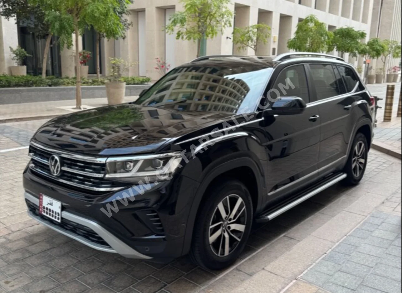 Volkswagen  Teramont  Comfortline  2022  Automatic  52,254 Km  6 Cylinder  All Wheel Drive (AWD)  SUV  Black  With Warranty