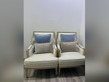 الأرائك والكنب والكراسي كرسي بذراعين  - قماش  - اللون البيج