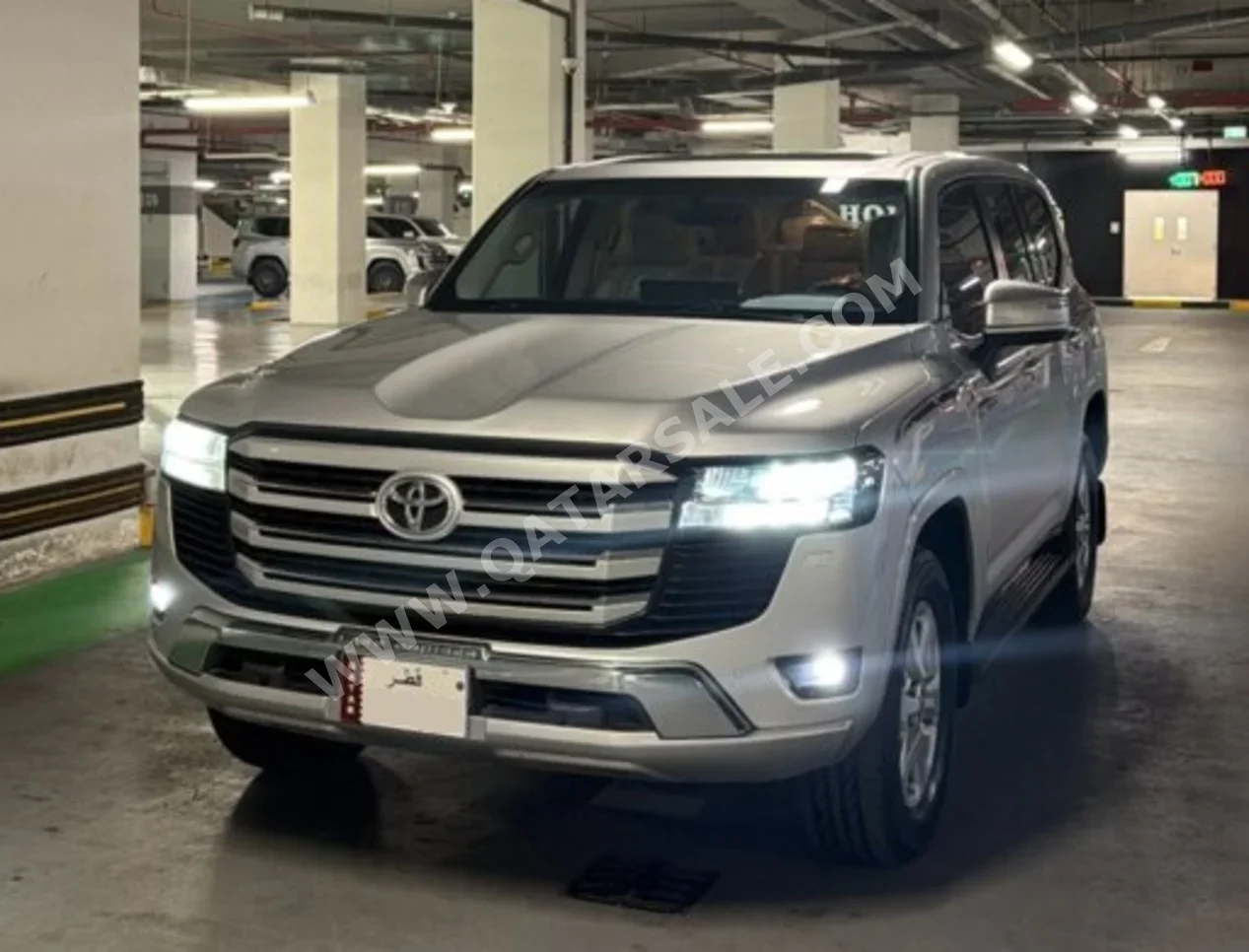 تويوتا  لاند كروزر  جي اكس ار توين توربو  2022  اوتوماتيك  236,000 كم  6 سلندر  دفع رباعي  اس يو في  فضي