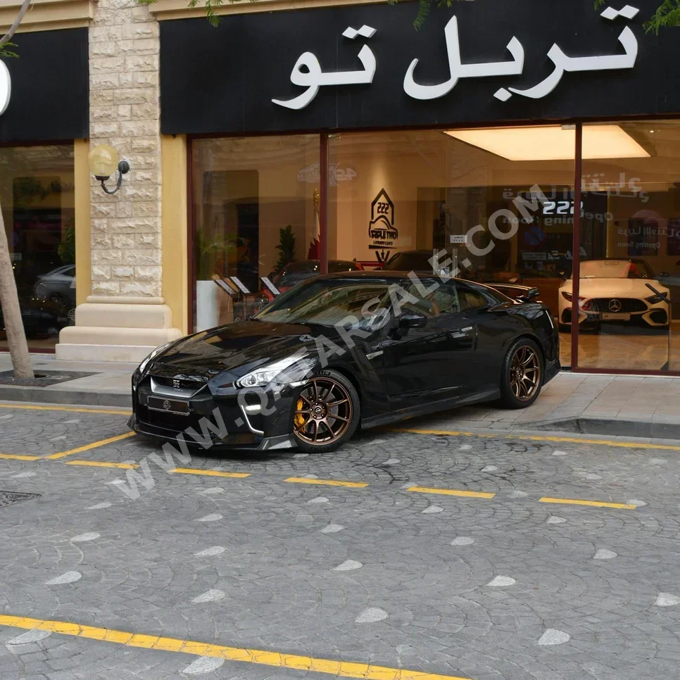 Nissan  GT-R  2017  Automatic  81,540 Km  6 Cylinder  Rear Wheel Drive (RWD)  Coupe / Sport  Black