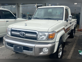 Toyota  Land Cruiser  LX  2021  Manual  112,000 Km  6 Cylinder  Four Wheel Drive (4WD)  Pick Up  White
