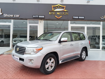 تويوتا  لاند كروزر  جي اكس ار  2014  اوتوماتيك  617,000 كم  8 سلندر  دفع رباعي  اس يو في  فضي