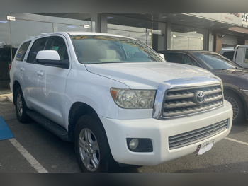 Toyota  Sequoia  2012  Automatic  475,000 Km  8 Cylinder  Four Wheel Drive (4WD)  SUV  White