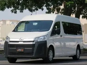 Toyota  Hiace  BUS  White  2022