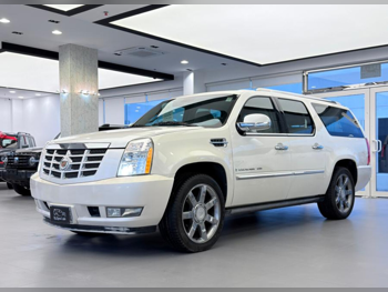 كاديلاك  اسكيليد  2009  اوتوماتيك  195,000 كم  8 سلندر  دفع رباعي  اس يو في  أبيض