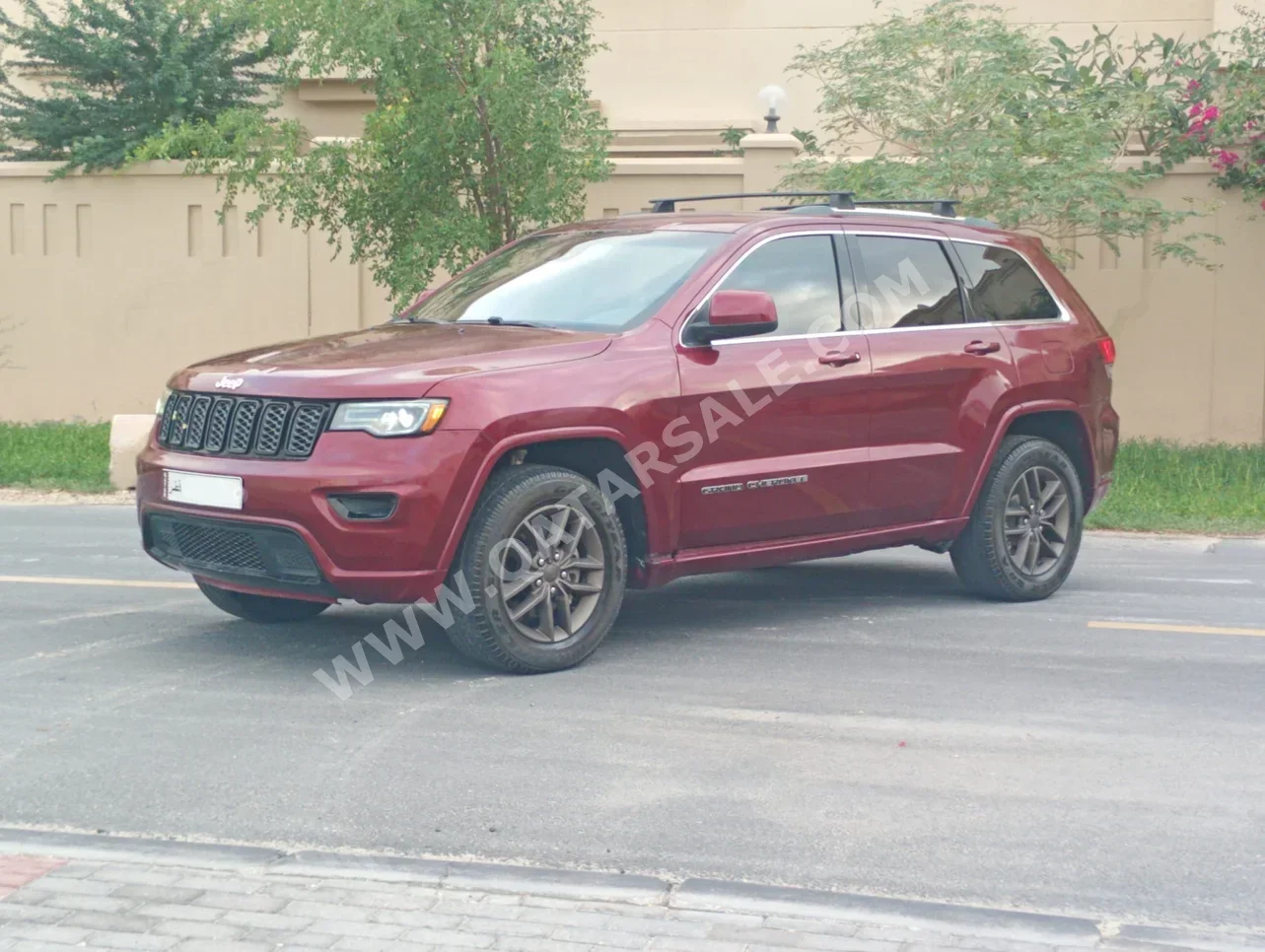 Jeep  Grand Cherokee  Laredo  2020  Automatic  27,000 Km  6 Cylinder  Four Wheel Drive (4WD)  SUV  Red