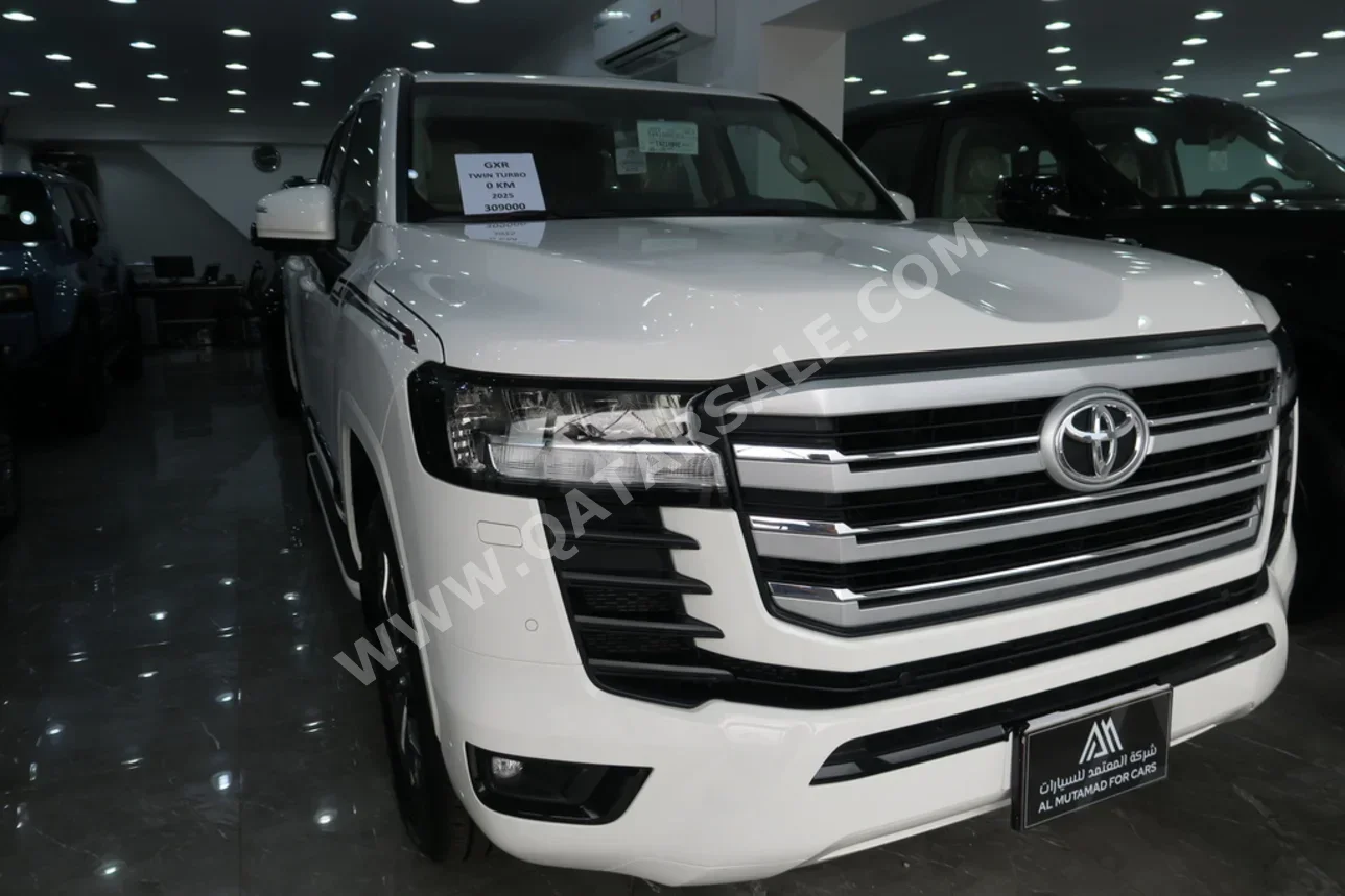 تويوتا  لاند كروزر  جي اكس ار توين توربو  2026  اوتوماتيك  0 كم  6 سلندر  دفع رباعي  اس يو في  أبيض  تحت الضمان