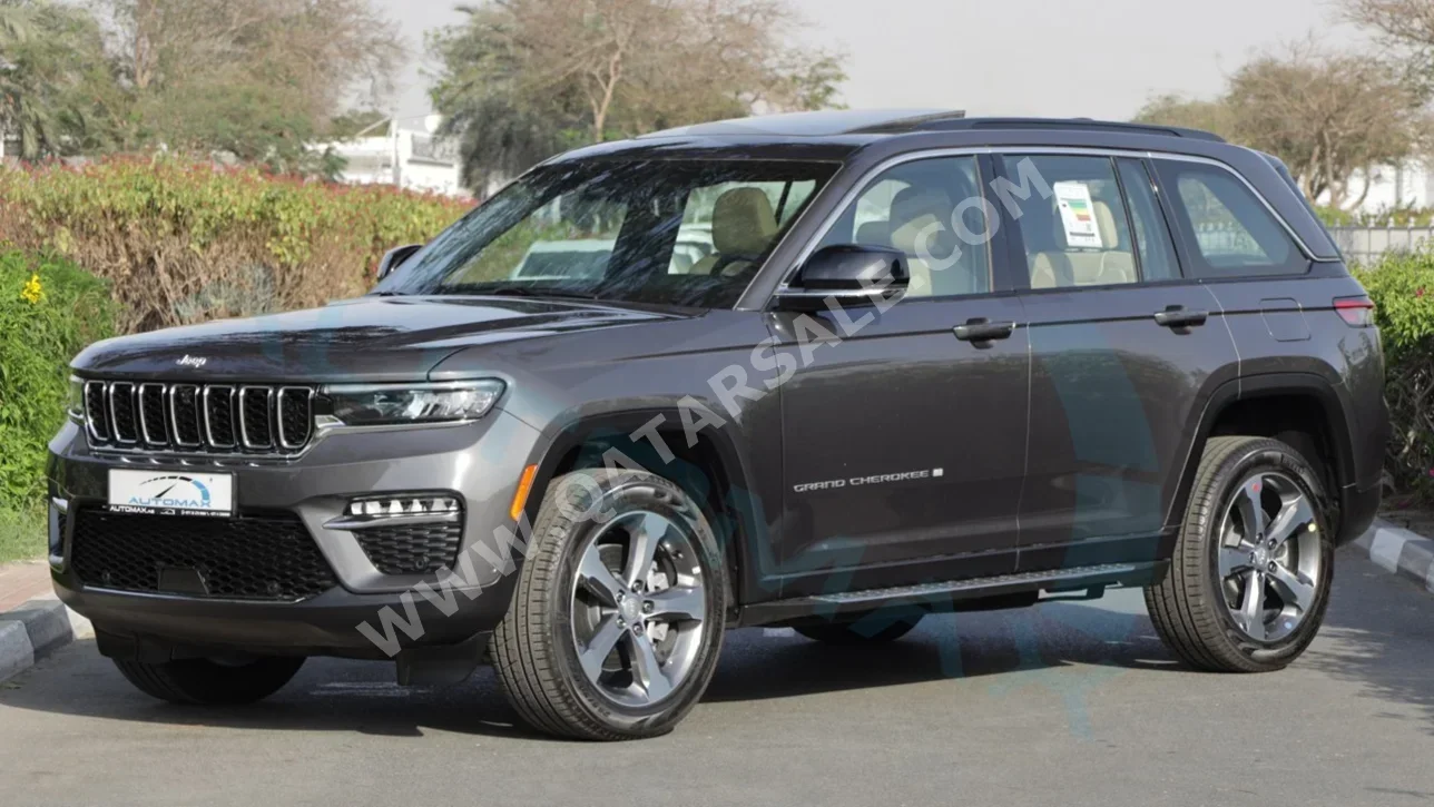 جييب  جراند شيروكي  ليميتد  2025  اوتوماتيك  0 كم  6 سلندر  دفع رباعي  اس يو في  رمادي  تحت الضمان