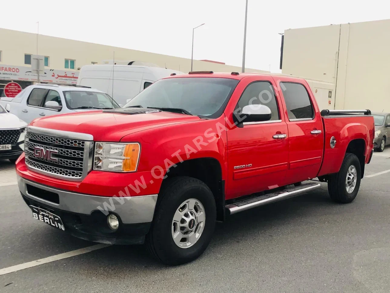 جي ام سي سييرا 2500 HD 2013 اوتوماتيك 403,000 كم 8 سلندر دفع رباعي بيكب أحمر