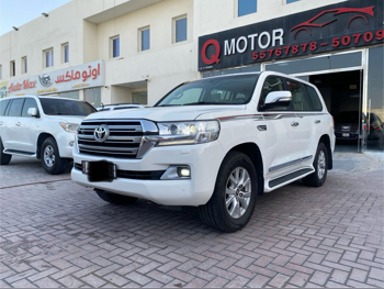 تويوتا  لاند كروزر  جي اكس ار  2020  اوتوماتيك  244,000 كم  8 سلندر  دفع رباعي  اس يو في  أبيض