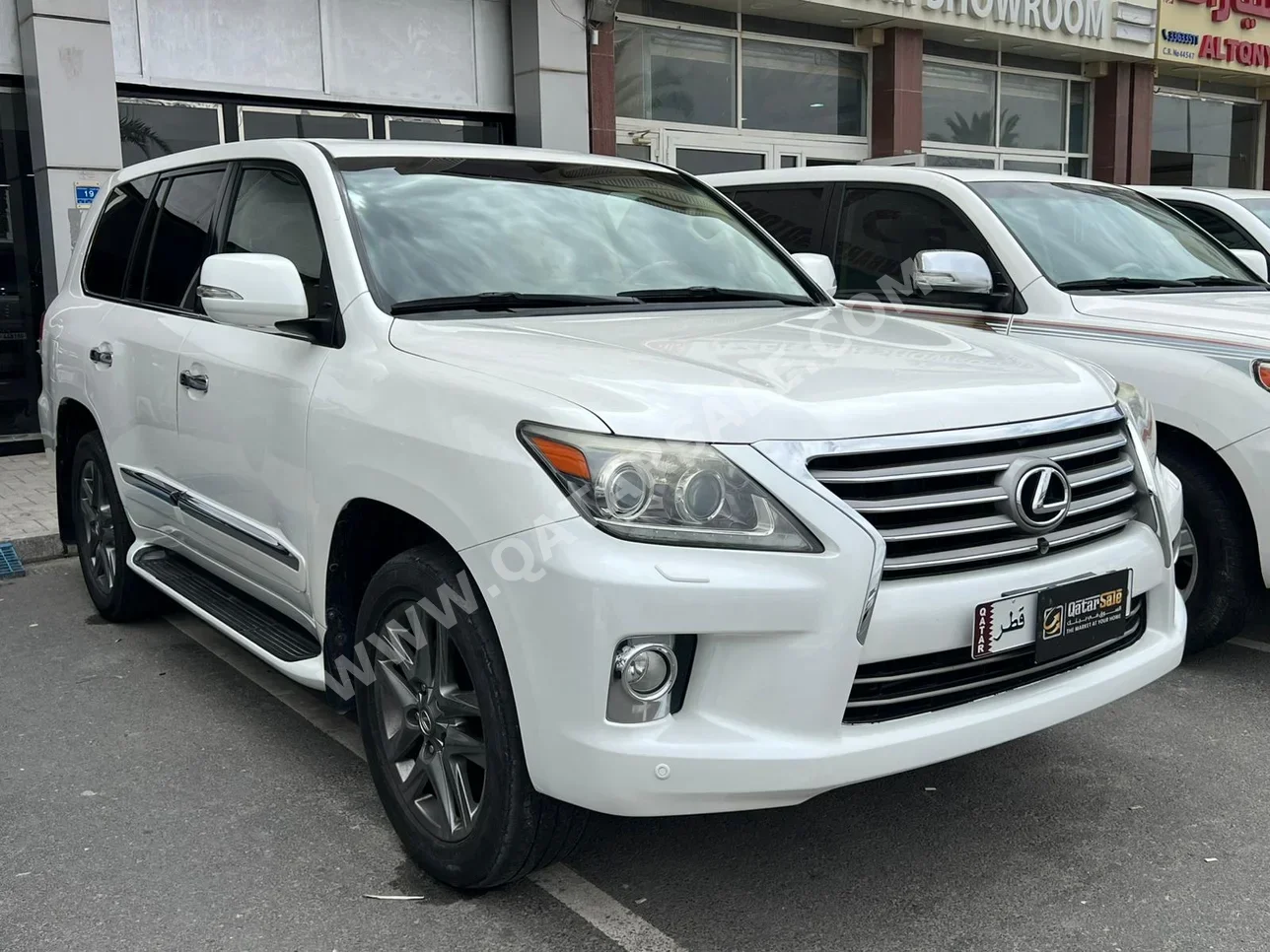 لكزس  ال اكس  570  2013  اوتوماتيك  360,000 كم  8 سلندر  دفع رباعي  اس يو في  أبيض
