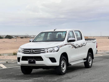 تويوتا  هاي لوكس  2024  اوتوماتيك  143,000 كم  4 سلندر  دفع رباعي  بيكب  أبيض