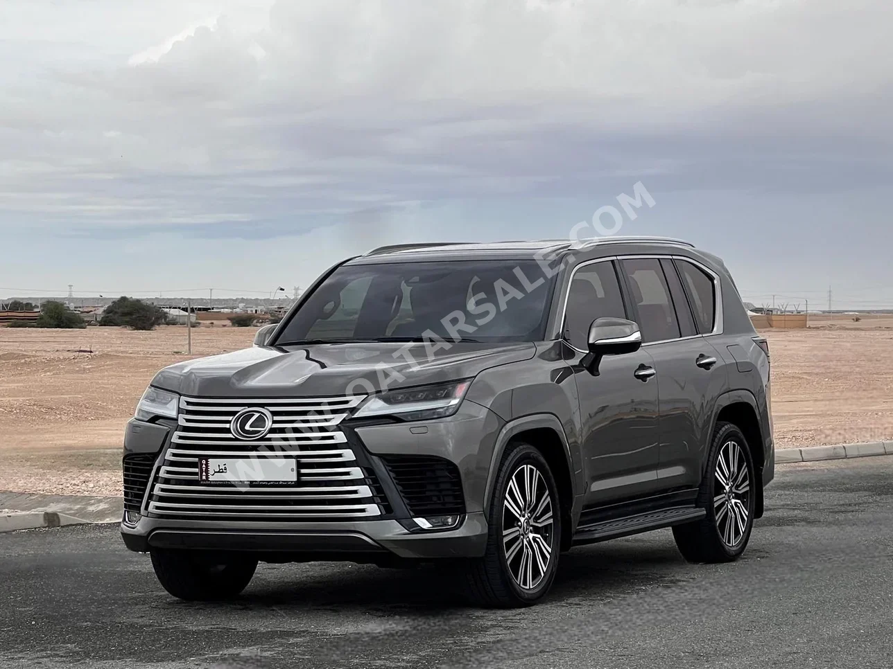 لكزس  ال اكس  600 لكجري  2023  اوتوماتيك  71,000 كم  6 سلندر  دفع رباعي  اس يو في  رمادي  تحت الضمان